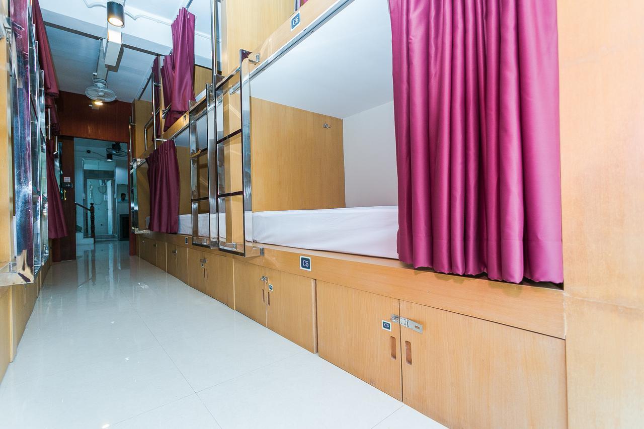 Alphabed Hostel Bangkok Exterior photo